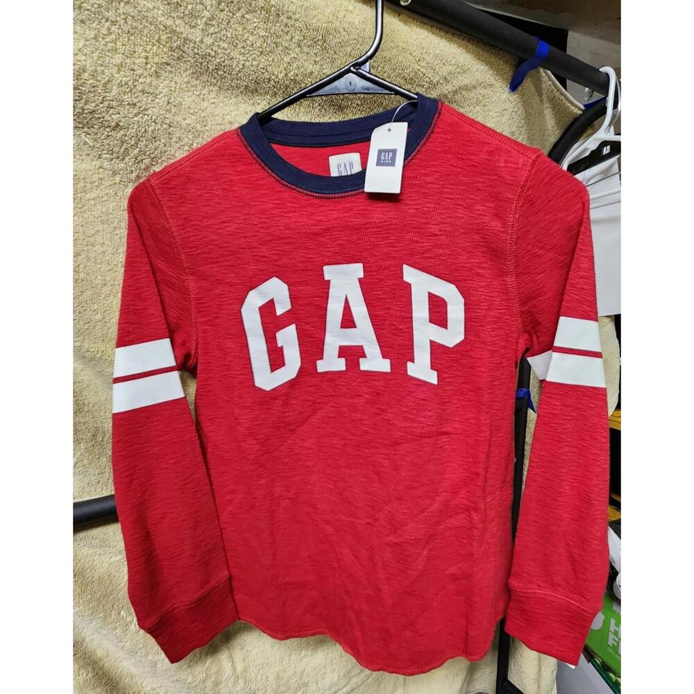 NWT Girls GAP Logo Sweatshirt in girls size M(8)
